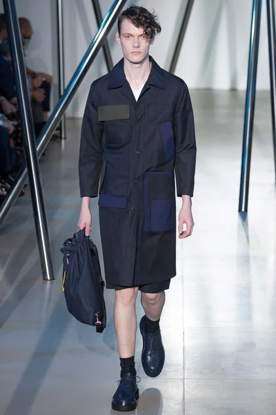 Look 12